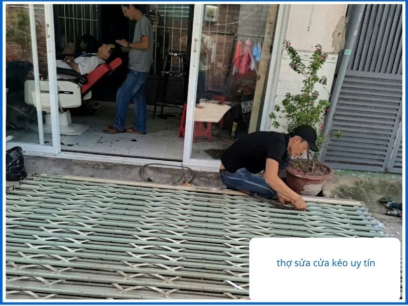 Vì sao khách hàng tin chọn thợ sửa cửa kéo tại nhà chúng tôi