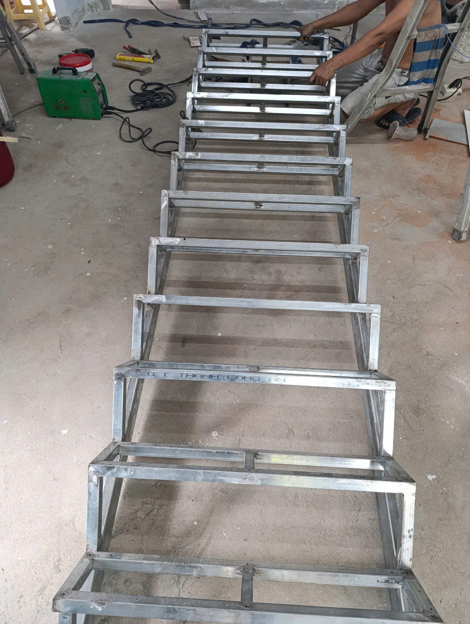 Thợ Hàn Sắt Tại Nhà Giá Rẻ 24/24 TP.HCM