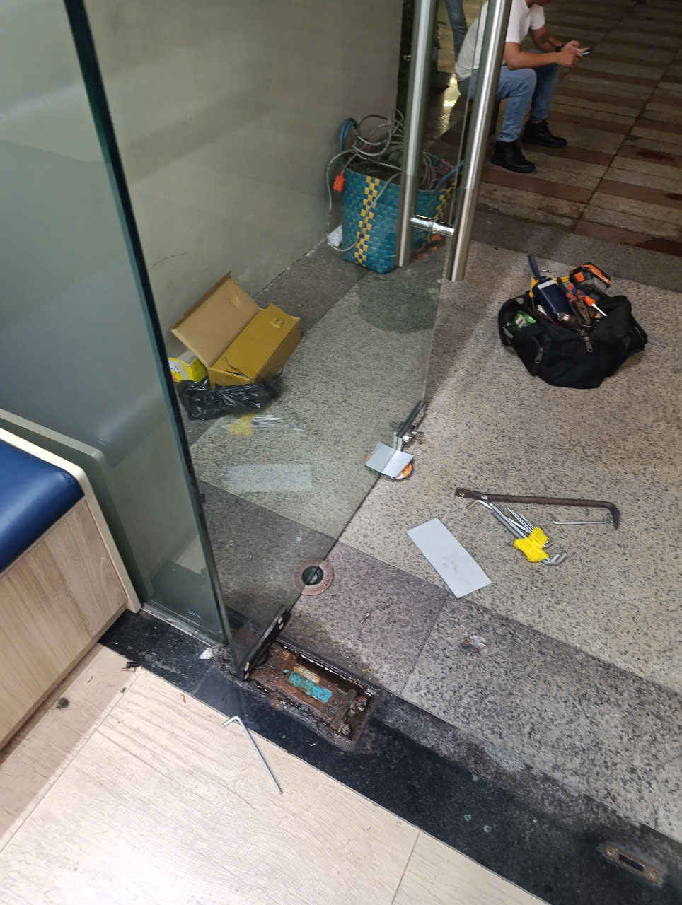 sửa cửa kính  sửa cửa kính cường lực  sửa cửa kính tại nhà  sửa cửa kính lùa  sửa cửa kính bị xệ  sửa bản lề sàn cửa kính  sửa cửa kính kêu  sửa cửa kính bị kẹt  sửa cửa nhôm kính  sửa bản lề cửa kính  thay bản lề cửa kính  thay bản lề cửa kính cường lực  thay bản lề thủy lực  thay bản lề sàn cửa kính  thay bản lề cửa kính TPHCM  thay bản lề cửa kính Quận 2 TPHCM  sửa chữa bản lề cửa kính nhanh  sửa bản lề cửa kính Hà Nội  sửa bản lề cửa kính TPHCM  sửa bản lề cửa kính bị chảy dầu  sửa bản lề cửa kính bị sệ  sửa bản lề thủy lực bị đóng nhanh  sửa cửa kính cường lực bị xệ va cấn  báo giá sửa cửa kính tại nhà