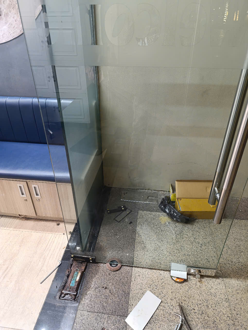 sửa cửa kính  sửa cửa kính cường lực  sửa cửa kính tại nhà  sửa cửa kính lùa  sửa cửa kính bị xệ  sửa bản lề sàn cửa kính  sửa cửa kính kêu  sửa cửa kính bị kẹt  sửa cửa nhôm kính  sửa bản lề cửa kính  thay bản lề cửa kính  thay bản lề cửa kính cường lực  thay bản lề thủy lực  thay bản lề sàn cửa kính  thay bản lề cửa kính TPHCM  thay bản lề cửa kính Quận 2 TPHCM  sửa chữa bản lề cửa kính nhanh  sửa bản lề cửa kính Hà Nội  sửa bản lề cửa kính TPHCM  sửa bản lề cửa kính bị chảy dầu  sửa bản lề cửa kính bị sệ  sửa bản lề thủy lực bị đóng nhanh  sửa cửa kính cường lực bị xệ va cấn  báo giá sửa cửa kính tại nhà