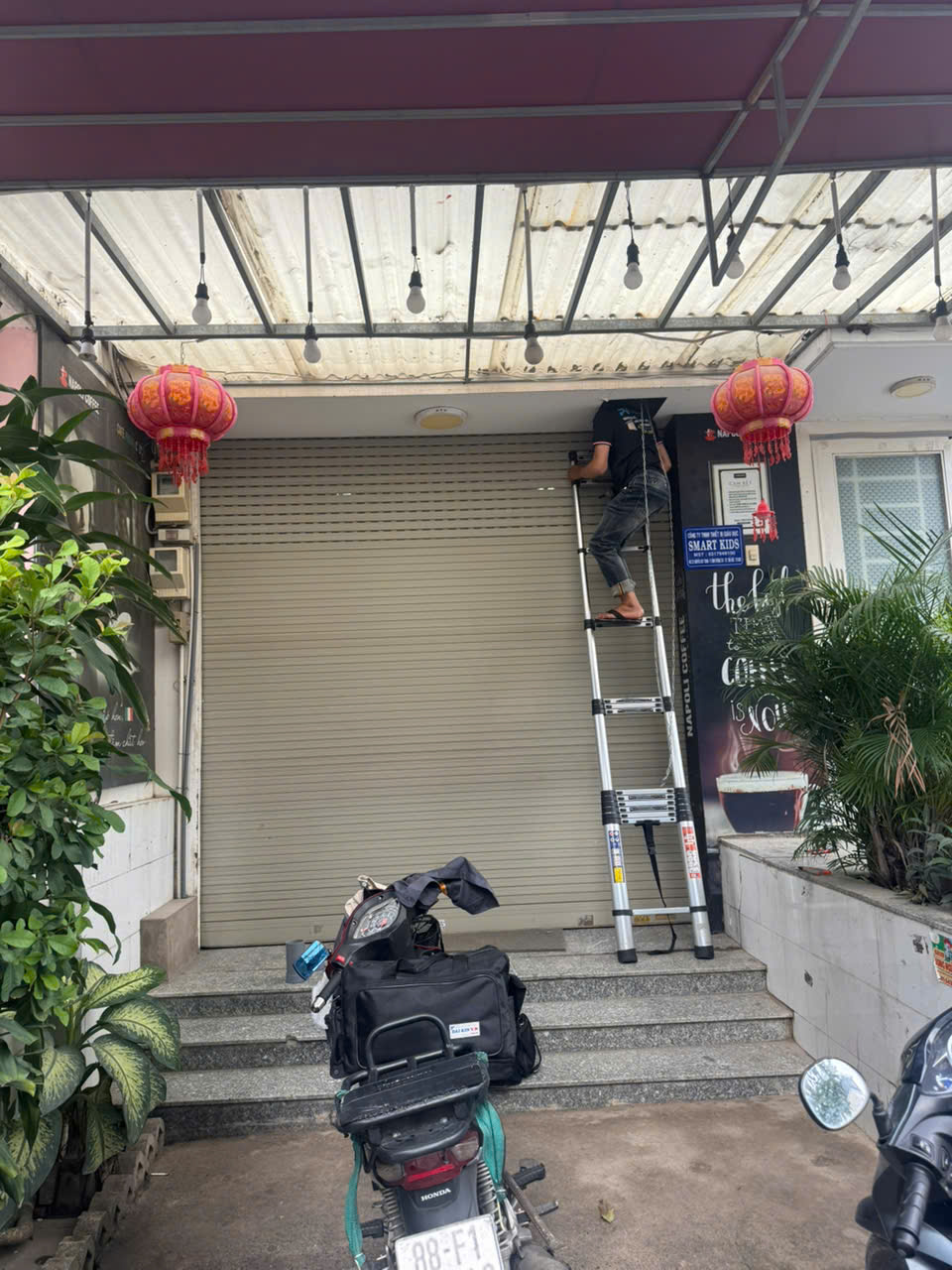 SỬA CỬA CUỐN GIÁ RẺ TẠI SÀI GÒN-0926865858