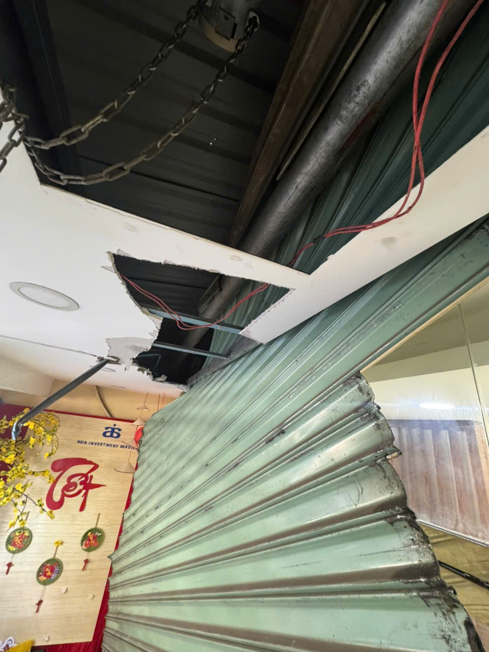 Cửa cuốn giá rẻ-0926865858