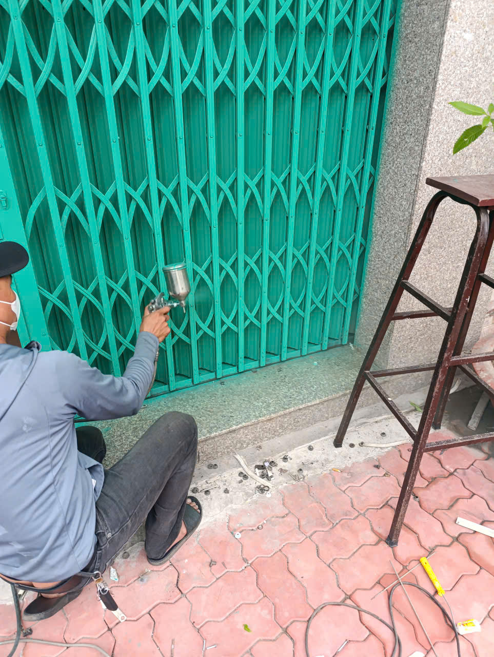 Thợ sơn cửa sắt-0926865858