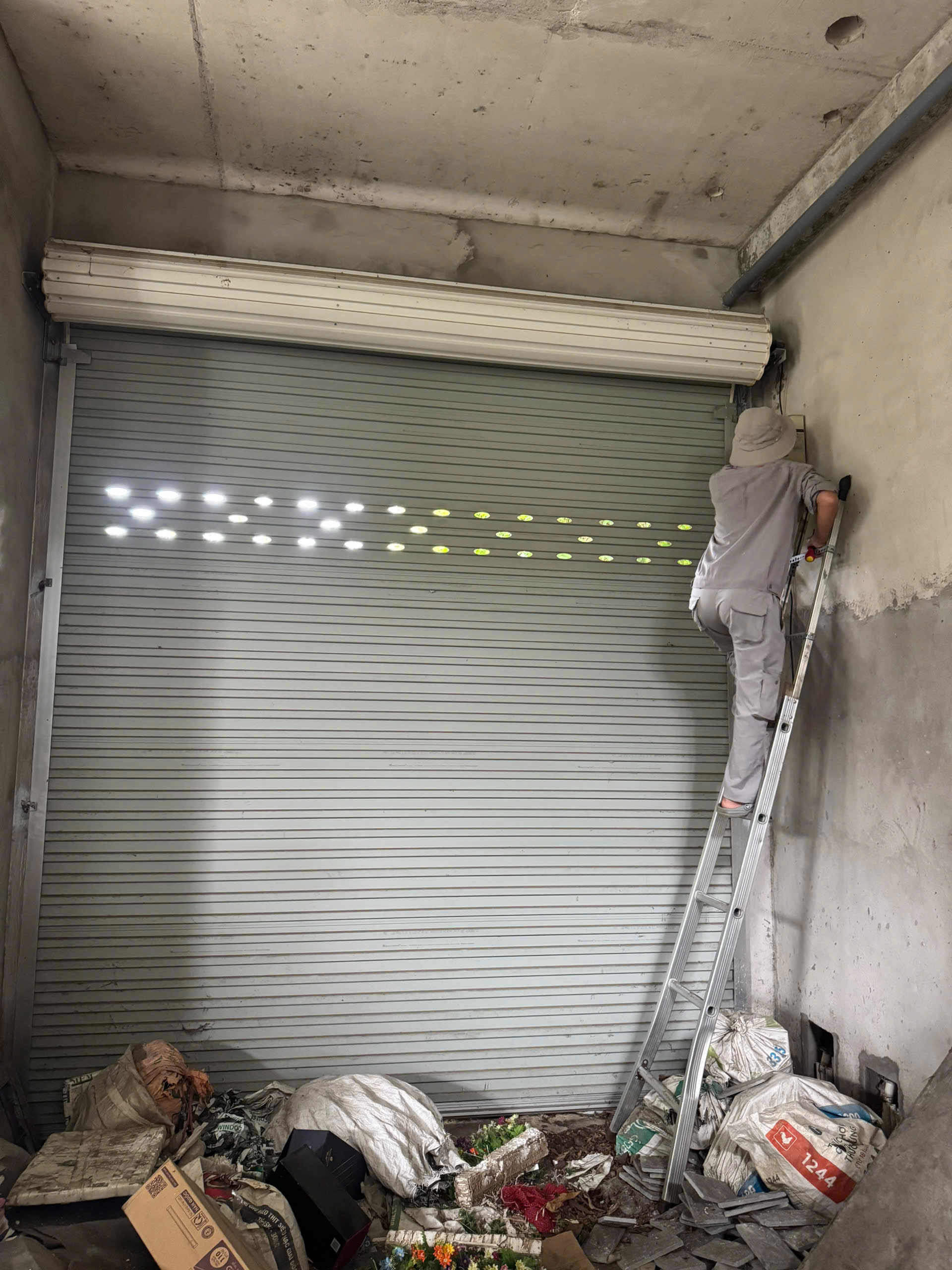cửa cuốn giá rẻ

lắp đặt cửa cuốn giá rẻ

cửa cuốn tự động giá rẻ

cửa cuốn giá rẻ tại TP.HCM

cửa cuốn giá rẻ bền đẹp

cửa cuốn giá rẻ chất lượng cao

cửa cuốn giá rẻ chính hãng

cửa cuốn khe thoáng giá rẻ

cửa cuốn tấm liền giá rẻ

cửa cuốn công nghiệp giá rẻ

cửa cuốn Đức giá rẻ

motor cửa cuốn giá rẻ

bộ điều khiển cửa cuốn giá rẻ

remote cửa cuốn giá rẻ

cửa cuốn siêu trường giá rẻ

cửa cuốn nhà xưởng giá rẻ

cửa cuốn gara ô tô giá rẻ

cửa cuốn chống trộm giá rẻ

cửa cuốn tay kéo giá rẻ

3️⃣ Từ khóa liên quan đến dịch vụ
sửa chữa cửa cuốn giá rẻ

bảo trì cửa cuốn giá rẻ

dịch vụ cửa cuốn giá rẻ 24/7

thay thế phụ kiện cửa cuốn giá rẻ

lắp motor cửa cuốn giá rẻ

làm cửa cuốn giá rẻ tận nơi

sửa cửa cuốn khẩn cấp giá rẻ

bảo dưỡng cửa cuốn giá rẻ

vệ sinh cửa cuốn giá rẻ

thay lá cửa cuốn giá rẻ

cửa cuốn giá rẻ uy tín tại TP.HCM

báo giá lắp đặt cửa cuốn giá rẻ mới nhất

cửa cuốn giá rẻ vận hành êm ái

đơn vị thi công cửa cuốn giá rẻ chuyên nghiệp

địa chỉ bán cửa cuốn giá rẻ chất lượng

cửa cuốn tự động giá rẻ cho nhà xưởng

cửa cuốn giá rẻ bảo hành dài hạn

cửa cuốn giá rẻ an toàn chống trộm

cửa cuốn giá rẻ tiết kiệm chi phí lắp đặt