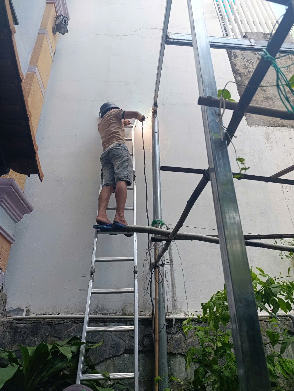 Thợ Hàn Sắt Quận 4 Tại Nhà – Có Mặt Sau 15 Phút, Hàn Xì 24/7