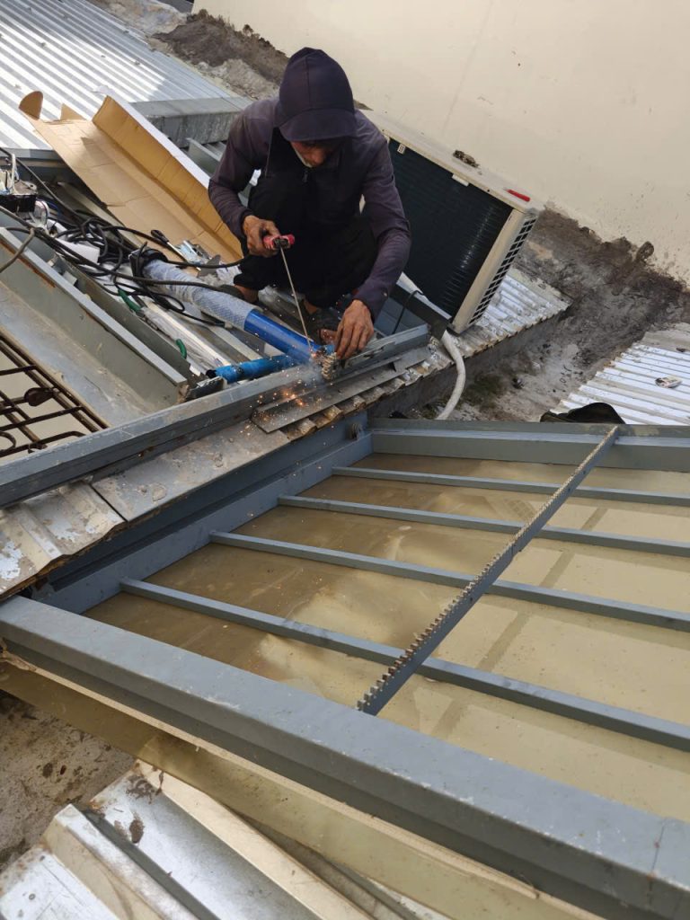 Thợ hàn sắt Quận 8

Sửa cửa sắt Quận 8

Hàn sắt tại nhà Quận 8

Cơ khí Hòa Phát

Sửa cửa sắt giá rẻ Quận 8
Sửa cửa kéo Đài Loan Quận 8

Thay bạc đạn cửa kéo

Sửa cửa cuốn Quận 8

Cứu hộ cửa cuốn 24/7

Làm mái tôn Quận 8

Hàn khung bảo vệ sân thượng

Hàn cầu thang sắt

Sơn mới cửa sắt
Sửa cửa sắt bị xệ

Sửa bản lề cửa sắt

Phục hồi chân cửa sắt bị mục

Cửa kéo bị kẹt

Cửa cuốn bị kẹt nan

Thay ray cửa kéo
Thợ hàn sắt Phạm Thế Hiển

Sửa cửa sắt Tạ Quang Bửu

Hàn sắt Bến Bình Đông

Thợ hàn sắt khu vực Cầu Chữ Y

Sửa cửa sắt Âu Dương Lân

Hàn xì dân dụng

Gia cố cửa sắt

Thi công cơ khí

Chống dột mái tôn