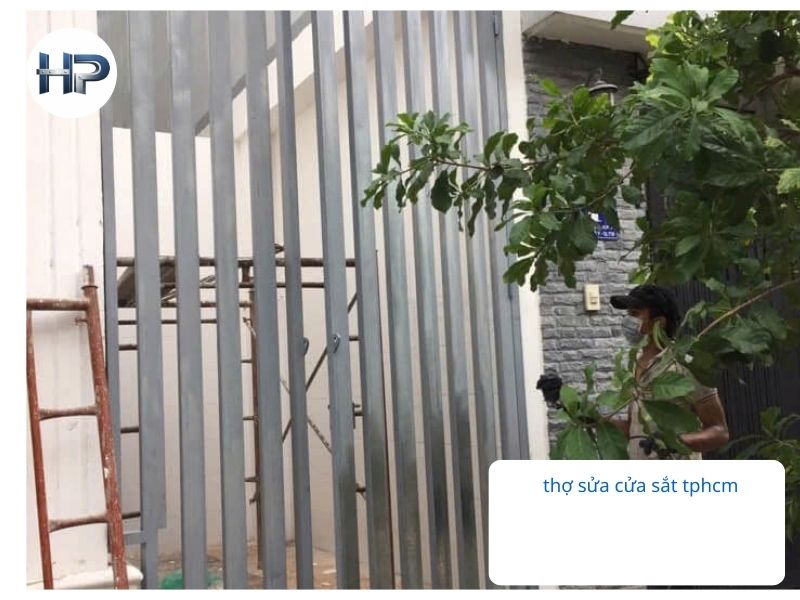 Nhu cầu sửa cửa sắt tại nhà TPHCM hiện nay