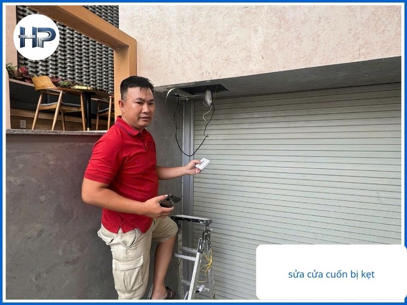 Cách Tự Bảo Vệ Và Tăng Tuổi Thọ Cho Cửa Cuốn