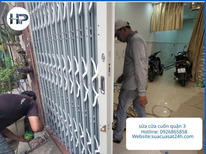 Sửa Cửa Cuốn Quận 3 Uy Tín, Chuyên Nghiệp [Phục Vụ 24/7, Giá Rẻ]