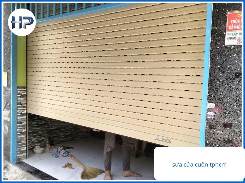 Dấu Hiệu Nhận Biết Cần Gọi Thợ Sửa Cửa Cuốn Quận 8 Khẩn Cấp