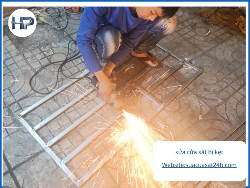 Câu hỏi thường gặp về sửa cửa sắt quận 8