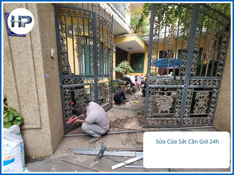 Liên Hệ Thợ Sửa Cửa Sắt Cần Giờ – Hỗ Trợ Cấp Tốc 24/24