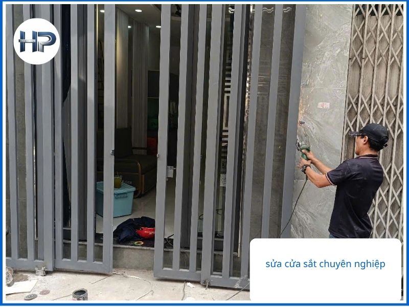 Vì Sao Nên Chọn Dịch Vụ Sửa Cửa Sắt Tại Nhà Bè Của Chúng Tôi