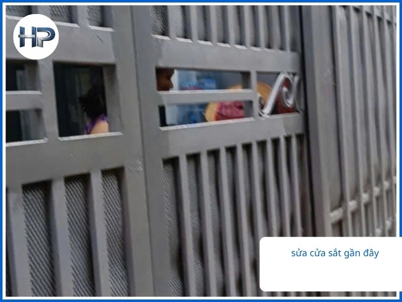 Giải Đáp Thắc Mắc Thường Gặp Về Sửa Cửa Sắt Tại Nhà Cần Giờ