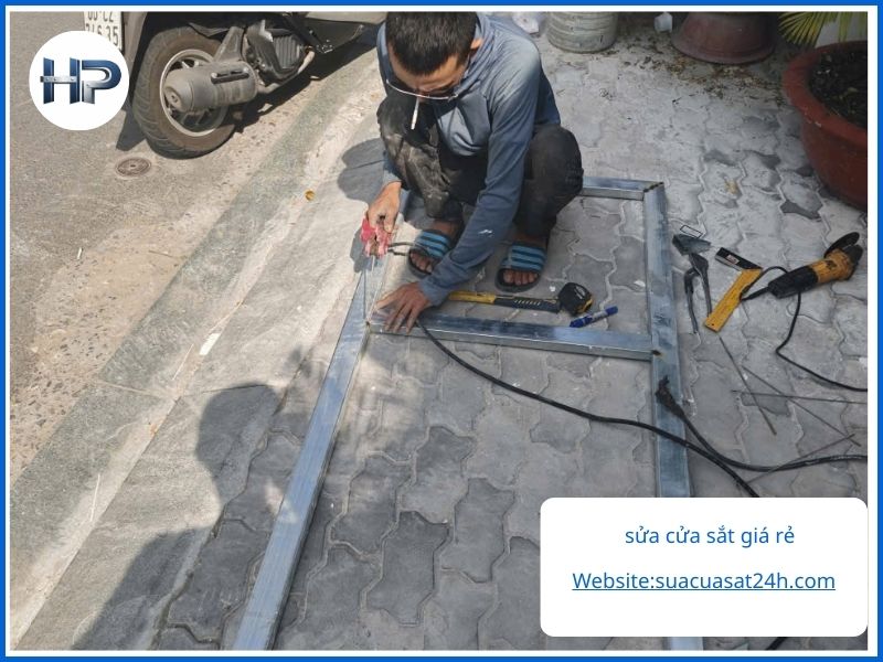Quy trình dịch vụ sửa cửa sắt quận 8