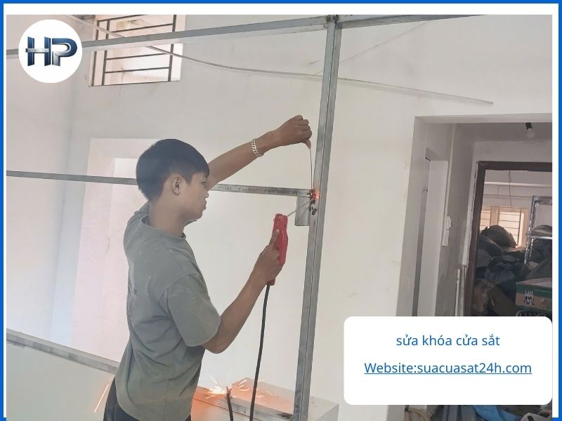 Những sự cố thường gặp cần thợ sửa cửa sắt quận 8 xử lý ngay