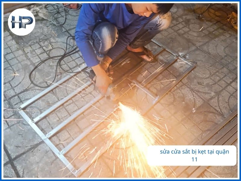 Nhu cầu tìm kiếm dịch vụ sửa cửa sắt tại nhà Quận 11 hiện nay