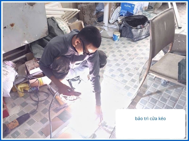 Hướng Dẫn Tự Bảo Trì Cửa Kéo Tại Nhà Đơn Giản, Hiệu Quả Cho Gia Đình