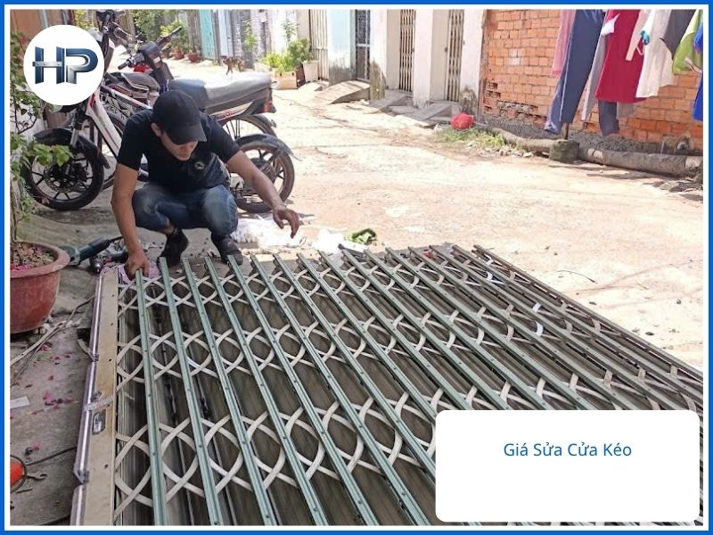 Giá Dịch Vụ Sửa Cửa Kéo Quận 5: Uy Tín, Giá Rẻ, Có Mặt Ngay