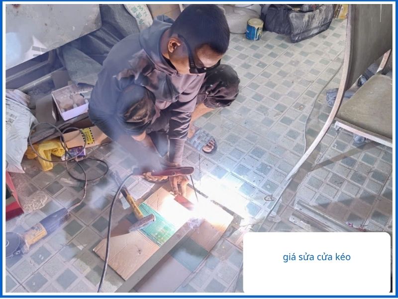 Giá Sửa Cửa Kéo Quận 8: Rõ Ràng, Cạnh Tranh Nhất