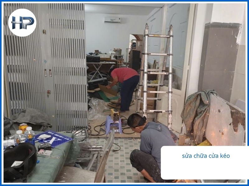 Thợ Sửa Cửa Kéo Tại Quận 4: Chuyên Sửa Chữa Và Gia Cố Trọn Gói