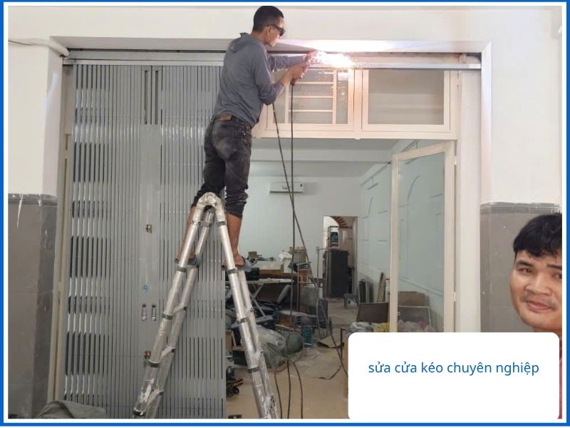 Quy Trình Sửa Cửa Kéo Tân Bình Chuẩn 5 Bước: Minh Bạch, Chuyên Nghiệp Từ A-Z