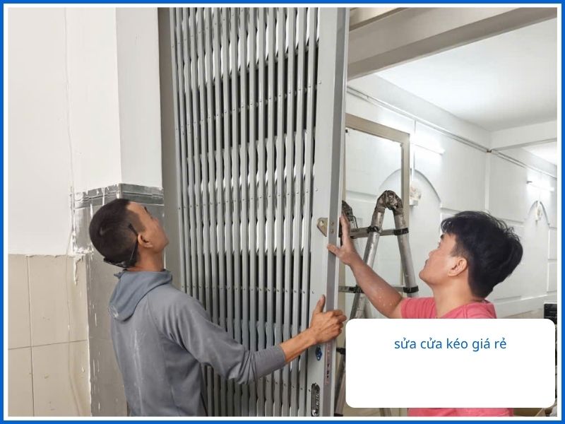 Cần Sửa Cửa Kéo Quận 7 Gấp? Thợ Đến Ngay Sau 15 Phút Gọi!