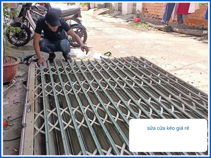 Liên Hệ Ngay Thợ Sửa Cửa Kéo Quận 9 Đến Sau 15 Phút