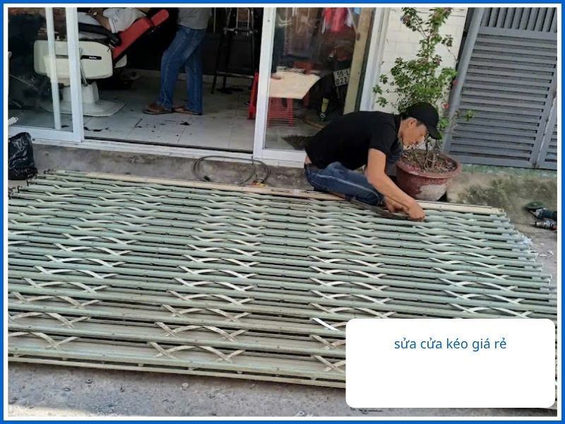 Sửa Cửa Kéo Quận 11: Đội Ngũ Thợ Giỏi, Trên 15 Năm Kinh Nghiệm