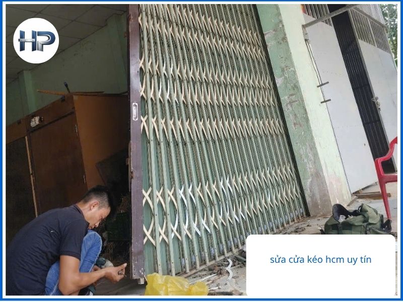 Sửa Cửa Kéo Hòa Phát Quận 4: Cứu Hộ Tận Nhà, Trách Nhiệm Cao