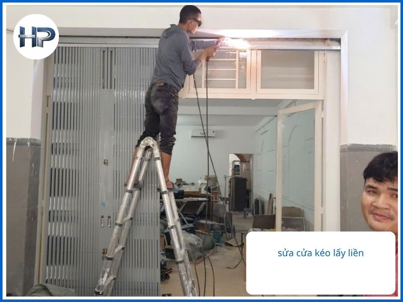 Kinh Nghiệm Bảo Quản Cửa Kéo Quận 4 Luôn Mới, Vận Hành Êm Ái