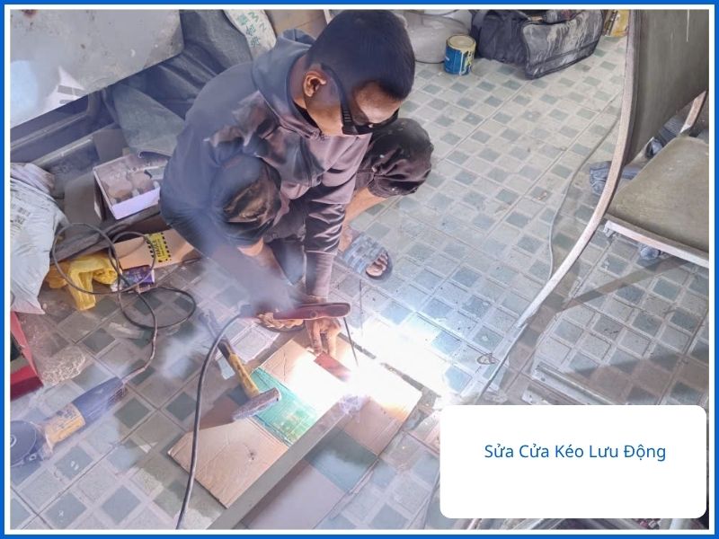 Thợ Sửa Cửa Kéo Bình Chánh Tay Nghề Cao – Chuyên Phục Hồi Các Loại Cửa Hư Hỏng Nặng