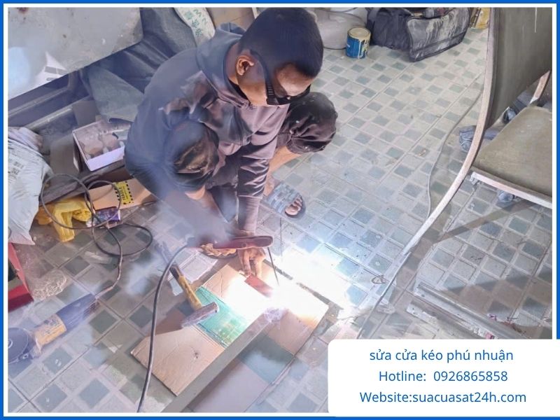 Sửa Cửa Kéo Phú Nhuận: Uy Tín – Tận Tâm – Giá Rẻ Nhất