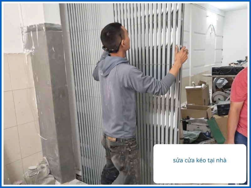 Kinh Nghiệm Thuê Thợ Sửa Cửa Kéo Tại Hóc Môn: Đừng Ham Rẻ Để Rồi "Tiền Mất Tật Mang"