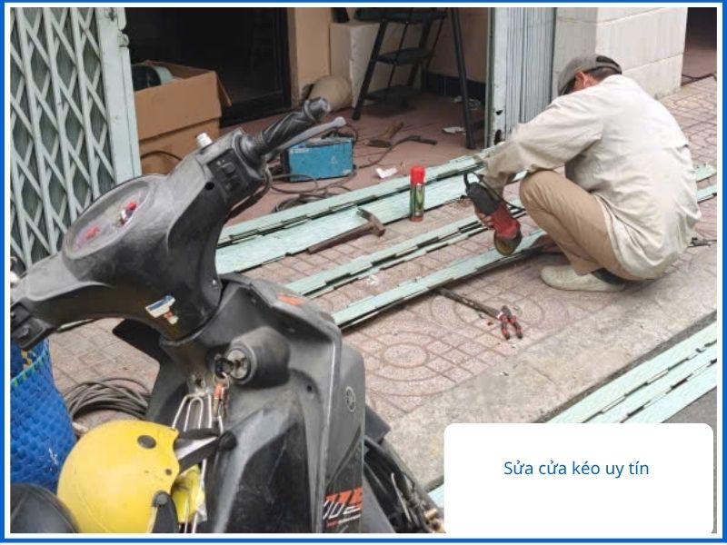 Thợ Sửa Cửa Kéo Hóc Môn Phủ Sóng Mọi Tuyến Đường – Có Mặt Ngay Sau 15 Phút