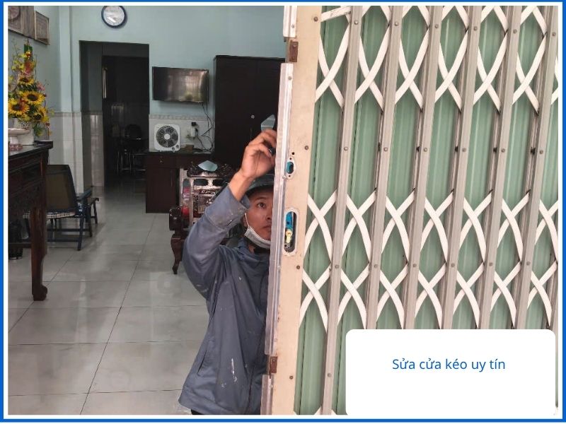 Quy Trình Sửa Cửa Kéo Nhà Bè Chuẩn 5 Bước Chuyên Nghiệp Tại Hòa Phát
