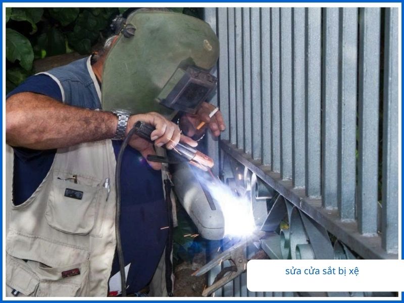 Dấu Hiệu Cần Gọi Thợ Sửa Cửa Sắt Phú Nhuận Ngay Để Tránh Nguy Hiểm