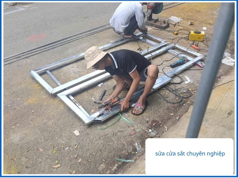 Đơn Vị Sửa Cửa Sắt Phú Nhuận Hòa Uy Tín, Giá Rẻ, Chuyên Nghiệp