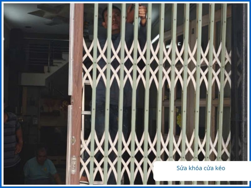 Chuyên Sửa Cửa Kéo Tân Phú: Khắc Phục Triệt Để, Giá Niêm Yết