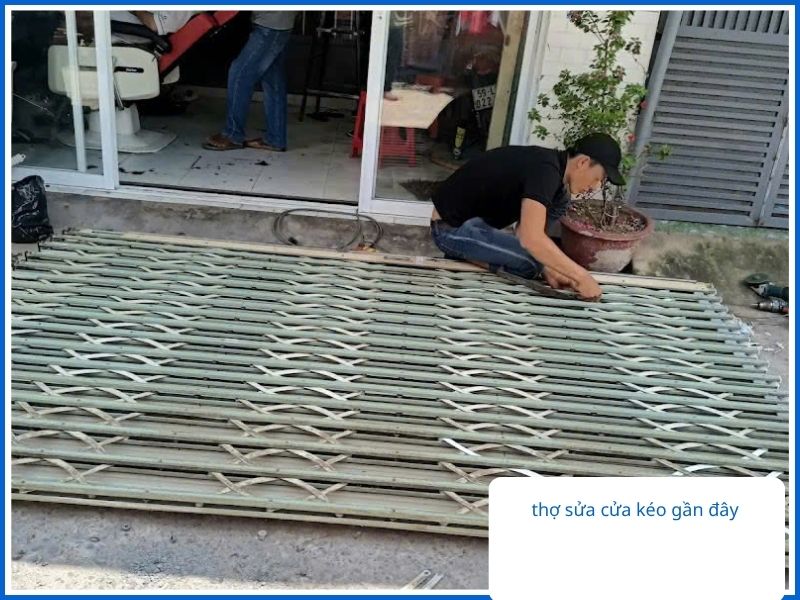 Sửa Cửa Kéo Tân Bình Toàn Diện: Phủ Sóng Rộng, Có Mặt Sau 15 Phút