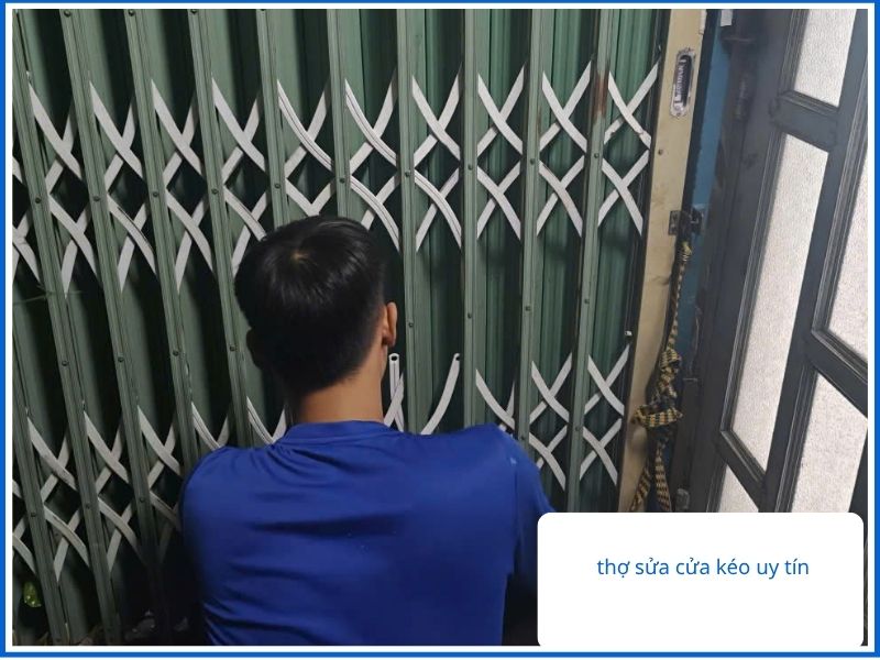 Đội Ngũ Kỹ Thuật Viên Sửa Cửa Kéo Quận 9 Tay Nghề Cao