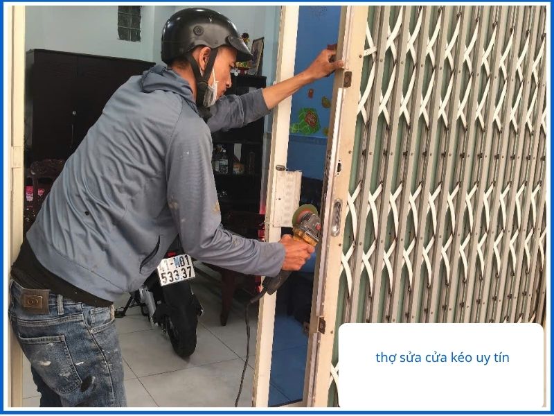 Quy Trình Sửa Cửa Kéo Quận 11 Chuẩn 5 Bước Của Hòa Phát