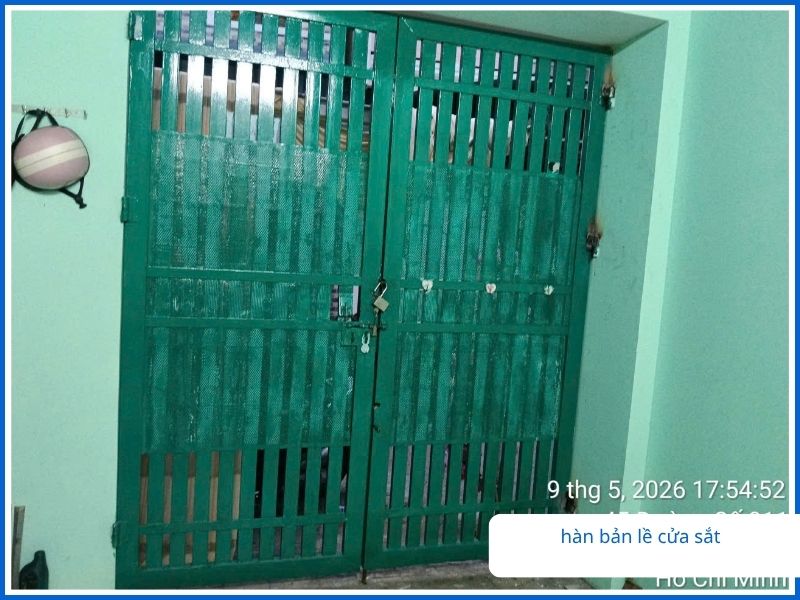 Liên hệ dịch vụ sửa cửa sắt 24/24, hỗ trợ nhanh chóng, giá rẻ và có mặt tận nơi trong thời gian ngắn.