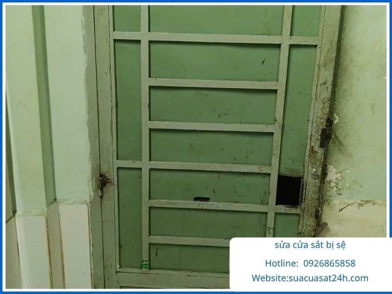 Sửa Cửa Sắt Bị Xệ Tại Nhà TP.HCM – Xử Lý Triệt Để Chỉ Trong 30 Phút