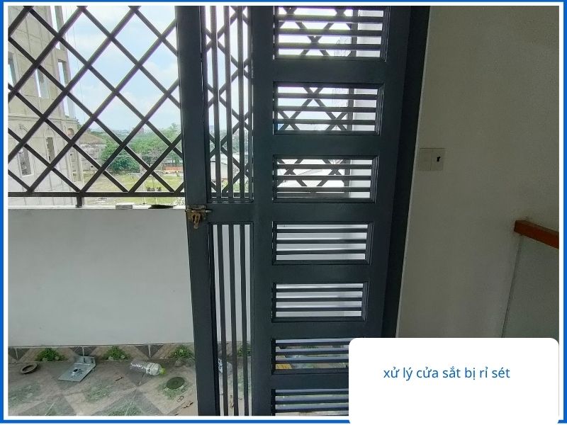 Đơn vị chuyên sửa cửa sắt bị rỉ sét, sơn chống gỉ và phục hồi cửa sắt tận nơi với đội ngũ thợ chuyên nghiệp, hỗ trợ nhanh 24/7.