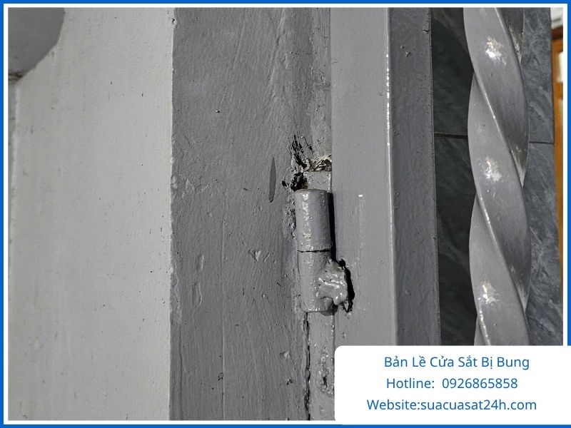 Bản Lề Cửa Sắt Bị Bung: Nguyên Nhân Và Cách Khắc Phục Hiệu Quả