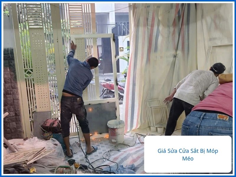 Bảng giá sửa cửa sắt bị móp méo.