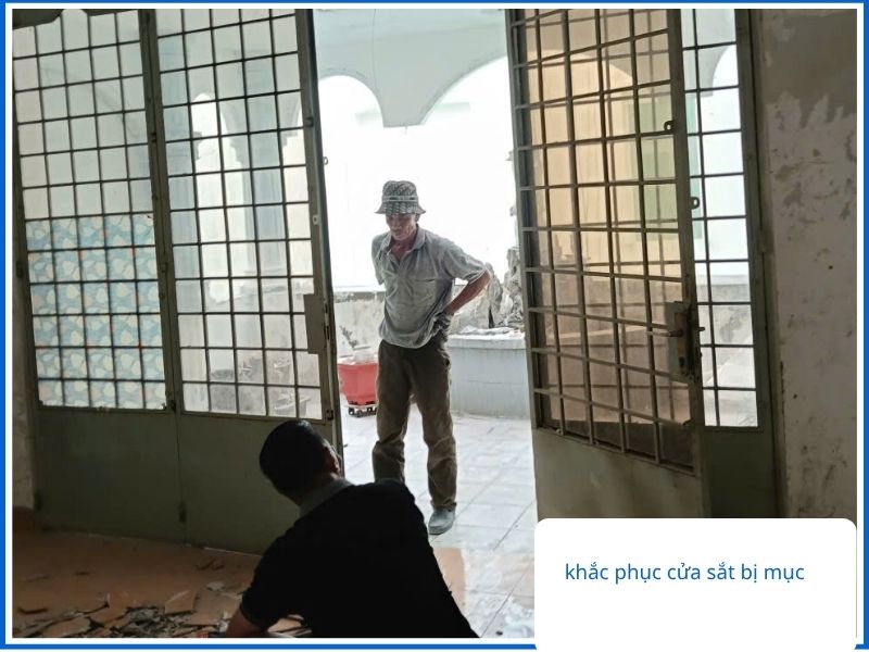 Khắc phục cửa sắt bị mục tại nhà