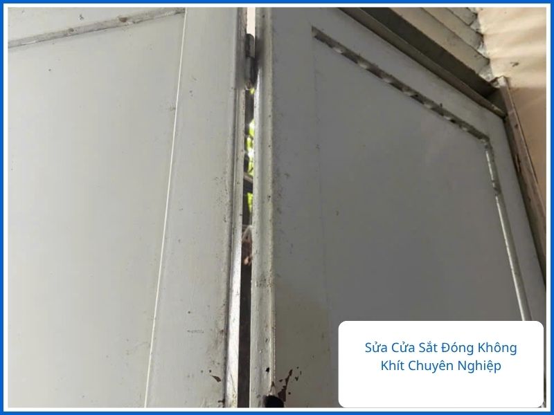 Sửa cửa sắt đóng không khít chuyên nghiệp bởi đội ngũ Hòa Phát.Sửa cửa sắt đóng không khít với 15 năm kinh nghiệm thực tế. Sửa Cửa Sắt Hòa Phát cam kết chất lượng: 0926865858.