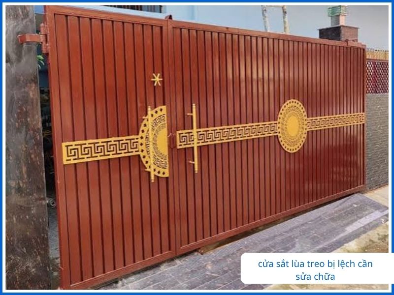 Sửa cửa sắt lùa treo bị lệch cánh, xệ cánh cần căn chỉnh lại